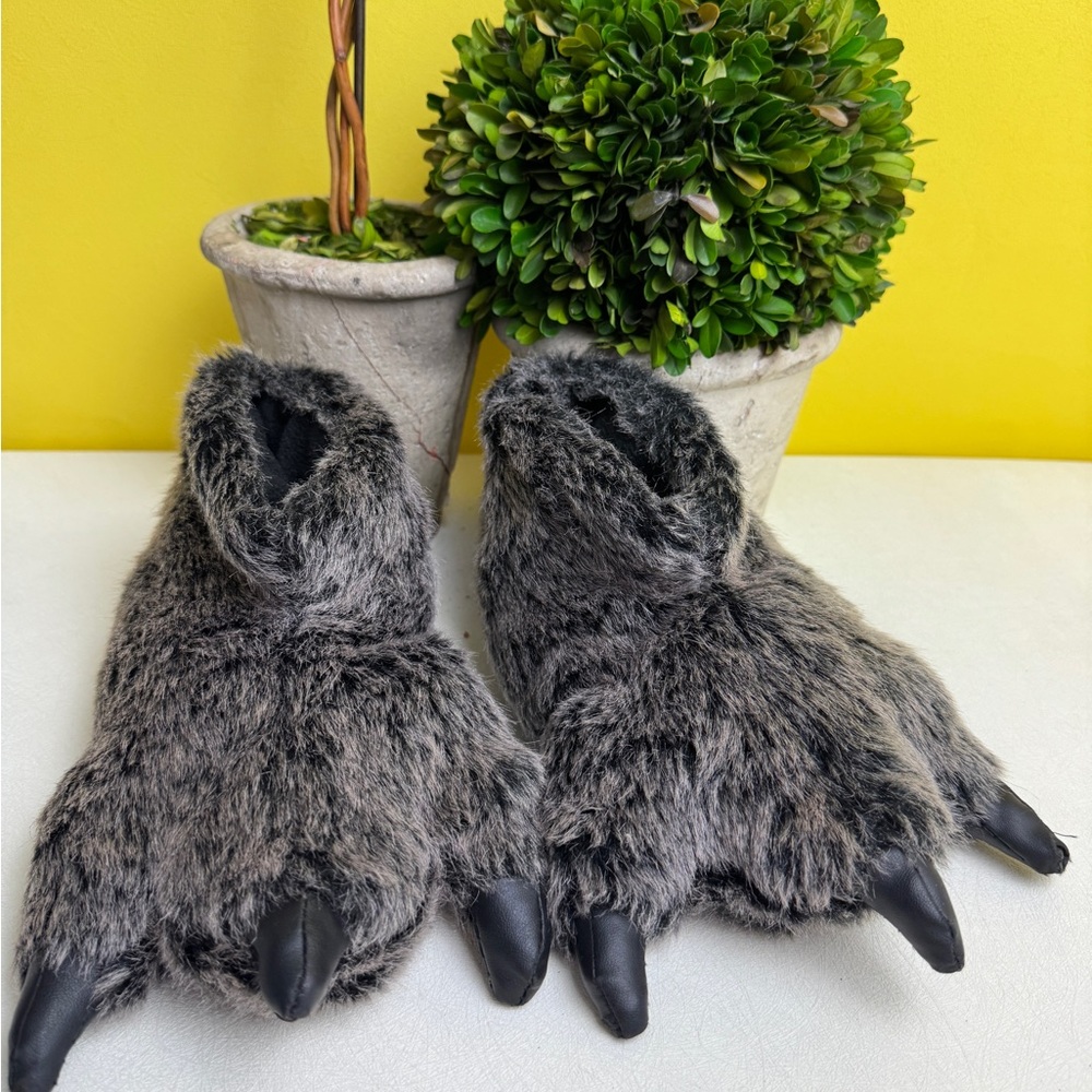 Monster Don’t Cry Wolfe Slippers Claws Black and Gray